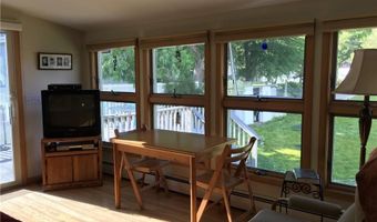 71 Baltimore Ave, Narragansett, RI 02882