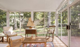 10 Steep Hollow Ln, Cos Cob, CT 06807