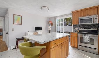 1 Adelaide Ave, Bristol, RI 02809