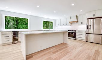 19121 Brewster Rd, Aurora, OH 44202