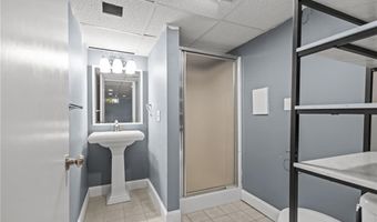 83 Bateman Ave, Cranston, RI 02920