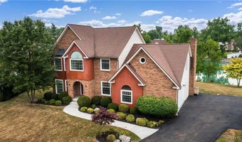 121 Summershade Ct, Amherst, NY 14051