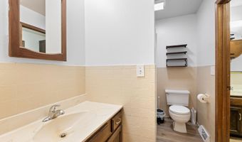 5635 E 39th St N, Bel Aire, KS 67220