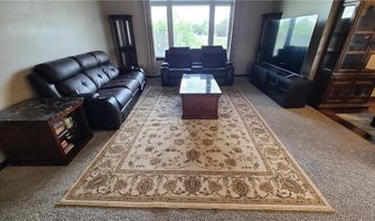 1302 18th Dr NE, Austin, MN 55912