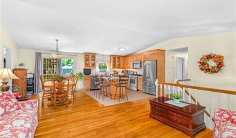 82 Hope Rd, Cranston, RI 02921