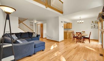 446 S Wenbriar Sq, Addison, IL 60101