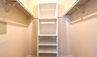 5217 NEWTON St 102, Bladensburg, MD 20710