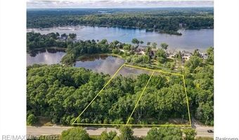 6100 PONTIAC Trl, West Bloomfield, MI 48323