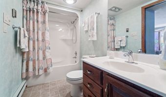 2213 SUNRISE Dr, Appleton, WI 54914