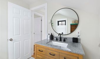 29 Bacheller St, Newport, RI 02840