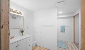 904 Elm St, Auburn, IN 46706