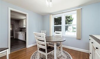 322 Garden City Dr, Cranston, RI 02920