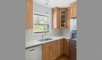 20 Maple Ct, Hopkinton, RI 02804