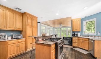 291 Old Oxford Rd, North Smithfield, RI 02896