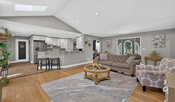 63 Ansel White Dr, Acushnet, MA 02743