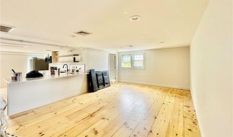 5 John St 2, Bristol, RI 02809