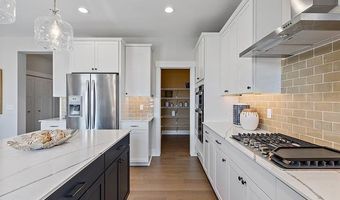 6128 N Trailwoods Dr, Ann Arbor, MI 48103