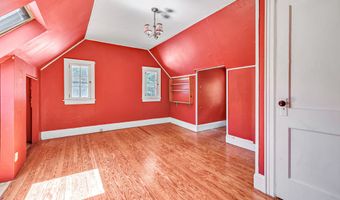 13 Hoyt Rd, Bethel, CT 06801