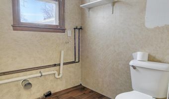 910 2nd Ave, Armstrong, IA 50514