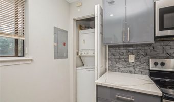 615 Broadway 68, Amityville, NY 11701