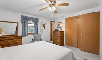 1300 N BAY RIDGE Rd, Appleton, WI 54915