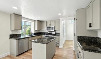 251 Royal Glen Dr, Fallbrook, CA 92028