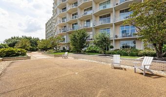 1200 N NASH St 532, Arlington, VA 22209