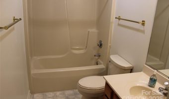 4 Gatehouse Ct, Asheville, NC 28803