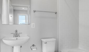 6940 ROCKLEDGE Dr, Bethesda, MD 20817