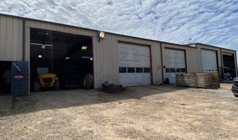 412 425 E Front St, De Kalb, TX 75559