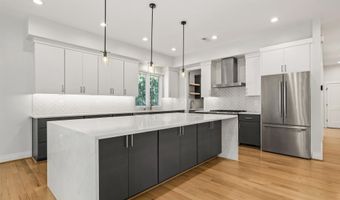 924 28TH St S, Arlington, VA 22202