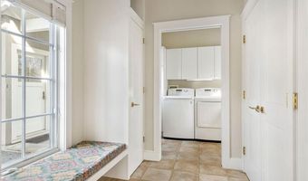 9 Ocean Lawn Ln, Newport, RI 02840
