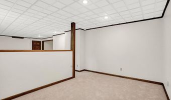 9015 Admirals Pointe Dr, Indianapolis, IN 46236