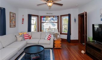 4 Newport Ave B2, Newport, RI 02840