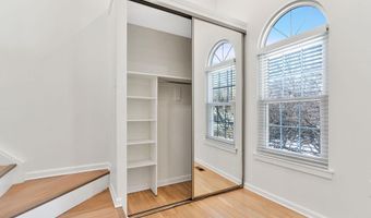 6630 MEDINAH Ln, Alexandria, VA 22312