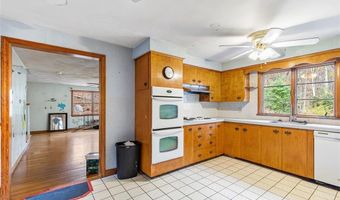 101 Cobble Hill Rd, Lincoln, RI 02865