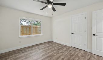 612 S 9th St, Aransas Pass, TX 78336