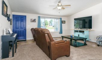 490 Snowflake St, American Falls, ID 83211