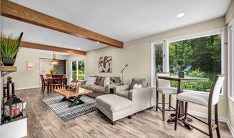 1425 Partridge Ln, Akron, OH 44333