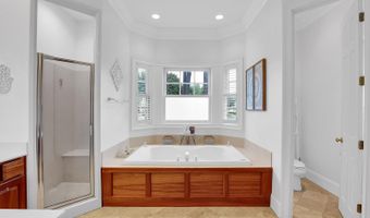4 Hidden Lake Ct, Bluffton, SC 29910