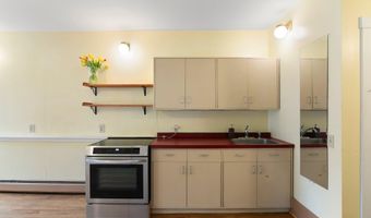 219 High St 3, Brattleboro, VT 05301
