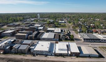 23 W Olive St, Aurora, MO 65605