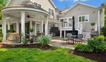 2 Knollwood Ln, Darien, CT 06820