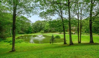 4 Spruce Mountain Trl, Danbury, CT 06810