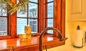 45 Burns Way, East Greenwich, RI 02818