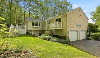 17 Briggs Ave, Bourne, MA 02532