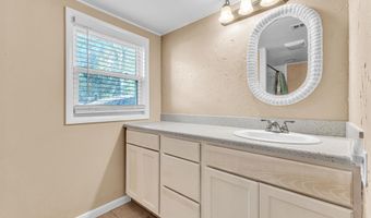 58 Lake Hill Dr, Alexander City, AL 35010