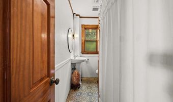 544 Main St, Acushnet, MA 02743