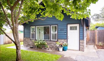 207 N Maple St, Bingen, WA 98605