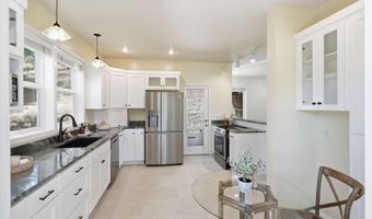 215 Piedmont Dr, Ashland, OR 97520